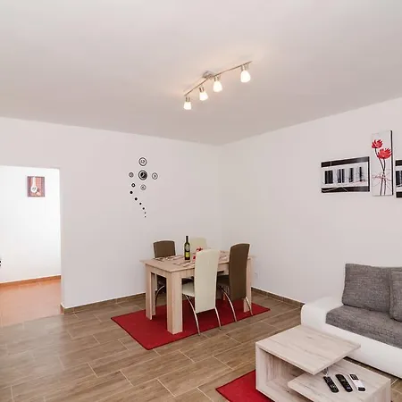 Apartmán None *